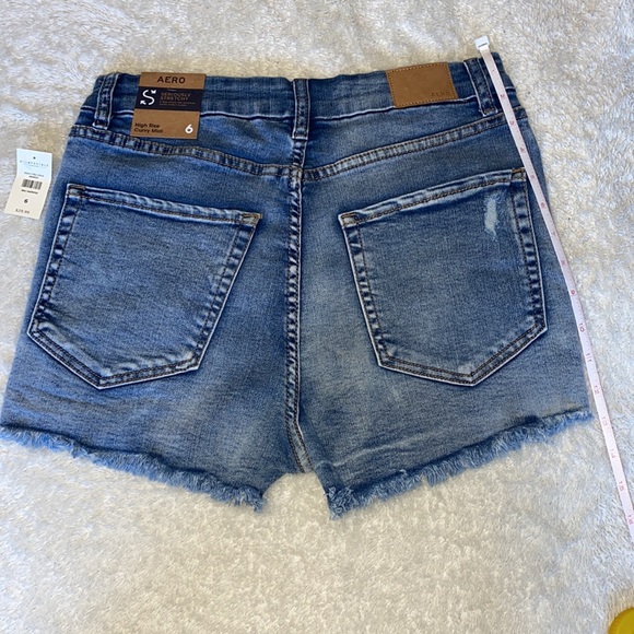 AMERICAN EAGLE High Waisted Jean Shorts - Picture 4 of 4